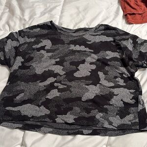 Lululemon camo crop top